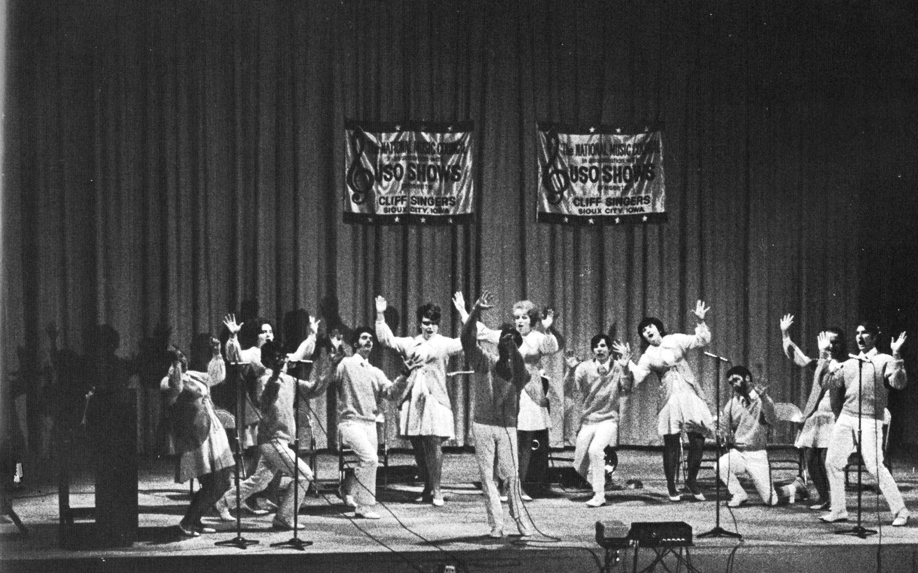 Briar Cliff Cliff Singers, 1970